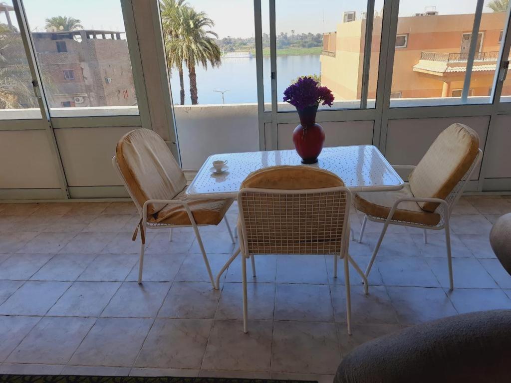 East Luxor Apartments With Nile Views Jazirat al Awwamiyah Exteriör bild