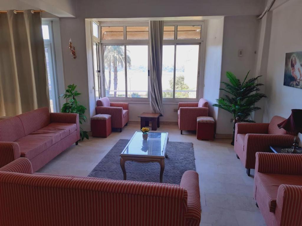 East Luxor Apartments With Nile Views Jazirat al Awwamiyah Exteriör bild