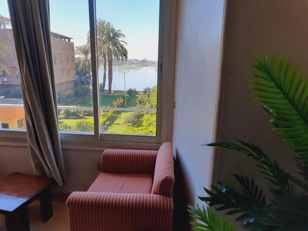 East Luxor Apartments With Nile Views Jazirat al Awwamiyah Exteriör bild